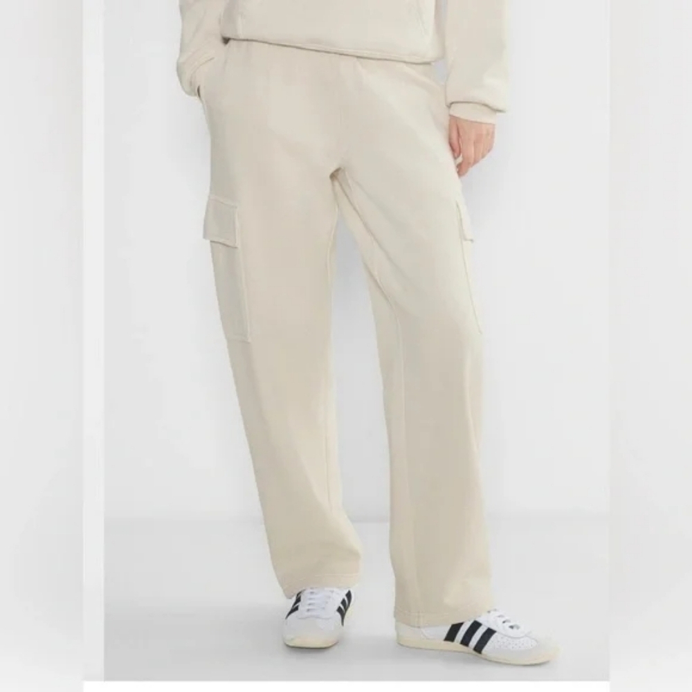 Aritzia Cargo Sweatfleece Sweatpants Faded Matte Pearl